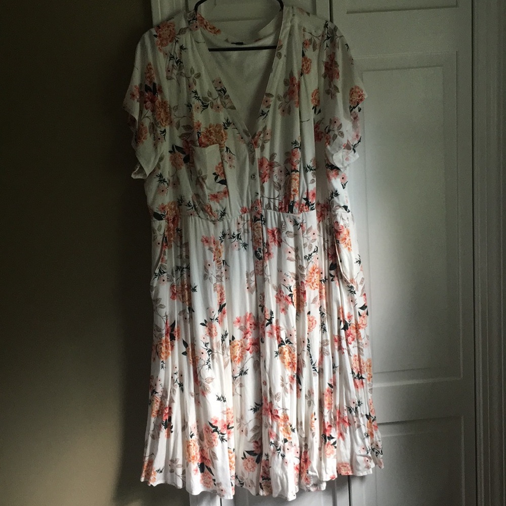NWOT Beautiful torrid dress!